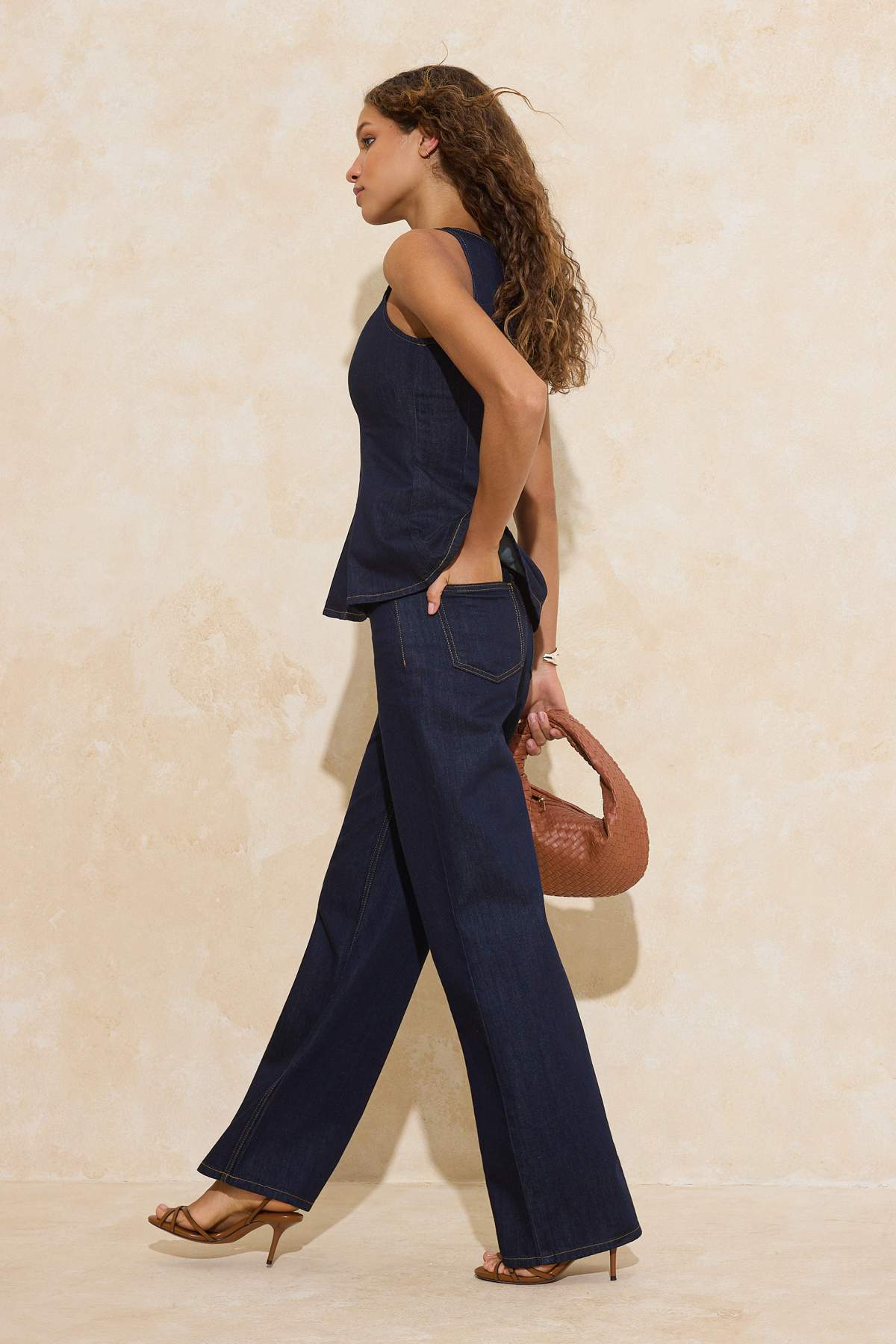 Trendyolmilla  Koyu Mavi DÖKÜMLÜ Yüksek Bel %100 Pamuk Wide Leg Jeans TWOSS26JE00062 - Görsel 2