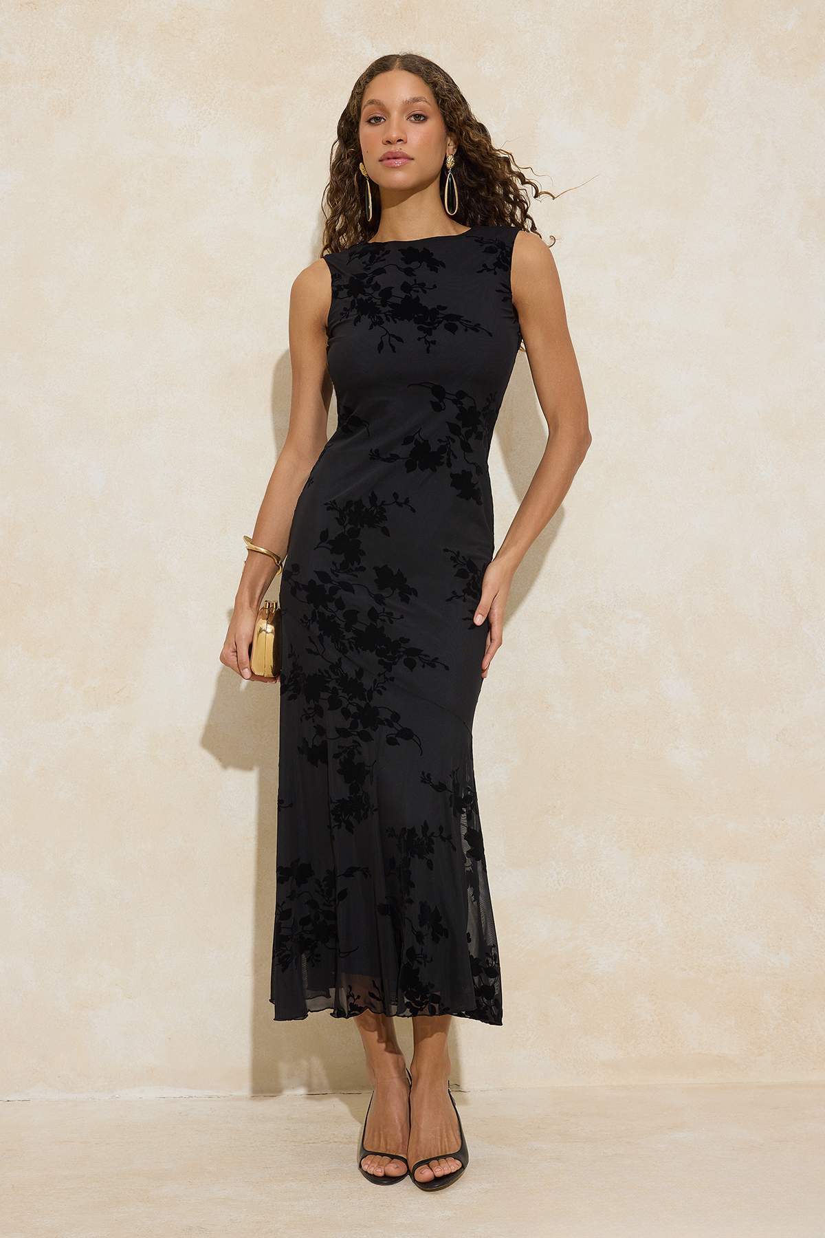 Trendyol Collection Schwarzes Maxikleid mit Blumenmuster und Flock-Tüll-Futte...