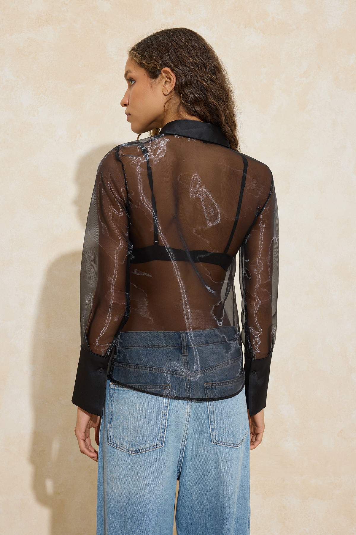 Trendyolmilla  Siyah Organze Geniş Kesim Astarsız Party Gömlek TPRSS26GO00001 - Görsel 4