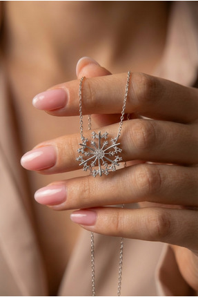 Hertaş 925 Ayar Gümüş Taşlı Kar Tanesi Kadın Kolye