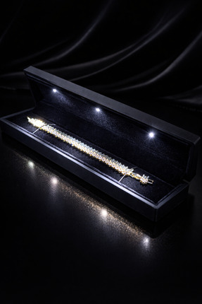 XUPING JEWELRY Premium Işıklı Kutu Zirkon Taş Detaylı Gold Kadın Çelik Bilekl...