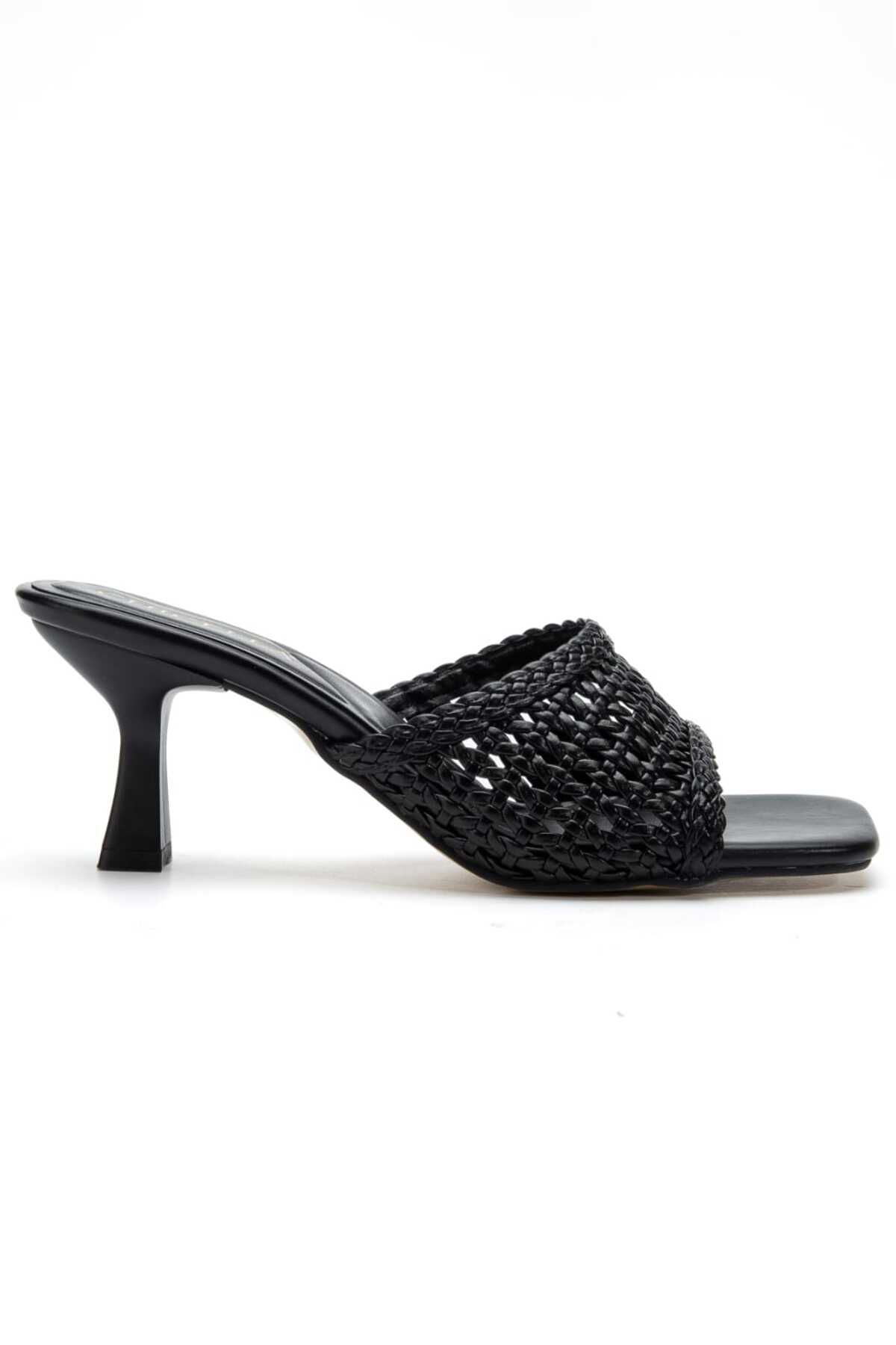 Leonei Women's Black Knit Detailed Slippers