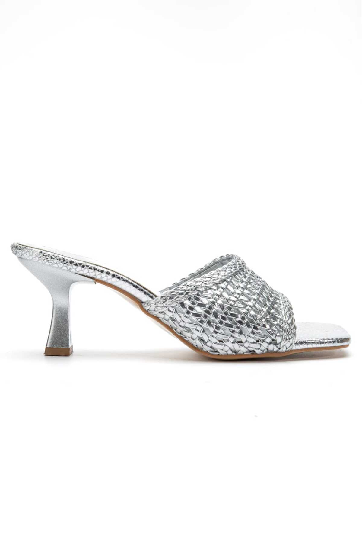 Leonei Women's Slippers with Silver Knitting Detail