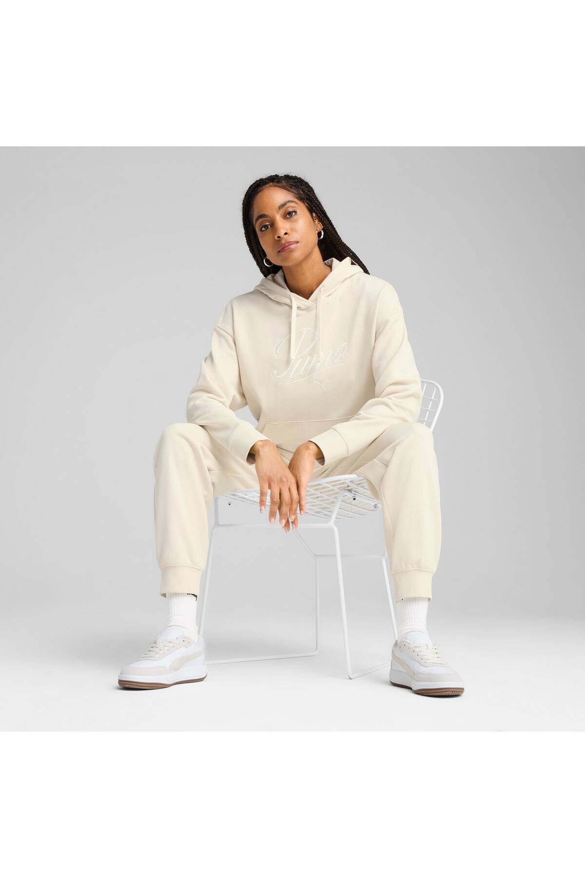 Puma ESS SCRIPT Comfort Kadın Kapüşonlu SWEATSHIRT görsel 4