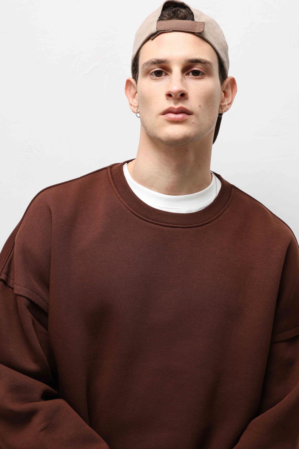 Boxy Fit Basic Sweatshirt Kahve — قهوه‌ای V70-97 — تصویر 5 از 7