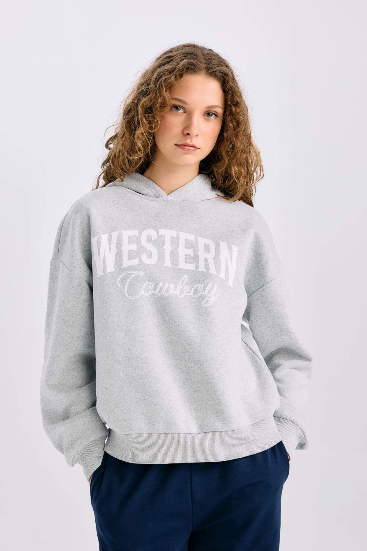 Defacto  Oversize Geniş Kalıp Kapüşonlu Baskılı Kalın Sweatshirt E3658AXNS
