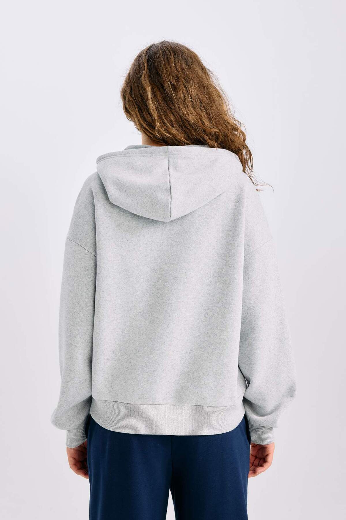 Defacto  Oversize Geniş Kalıp Kapüşonlu Baskılı Kalın Sweatshirt E3658AXNS - Görsel 6