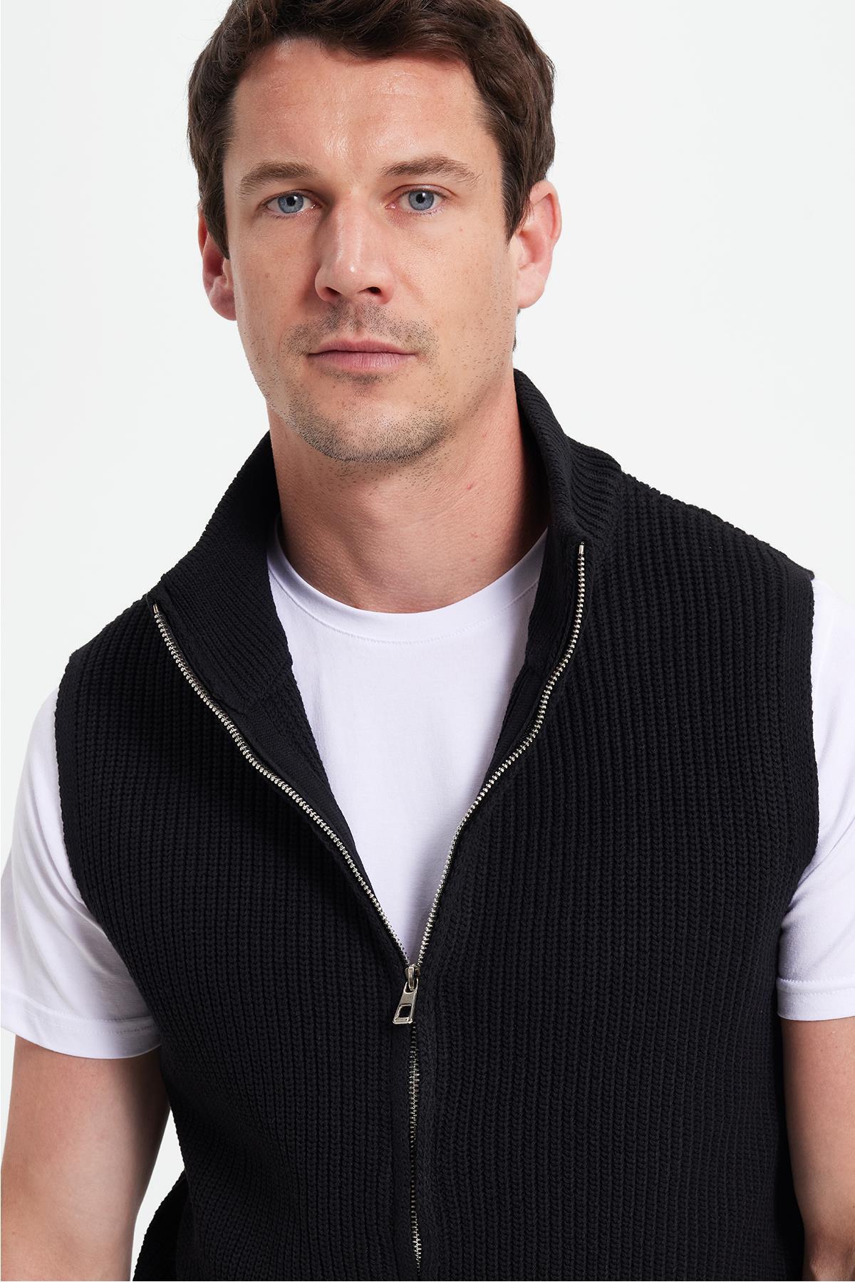 Tudors  Erkek Standart Fit Normal Kesim Fermuarlı Dik Yaka Sıcak Tutan Siyah Triko Yelek