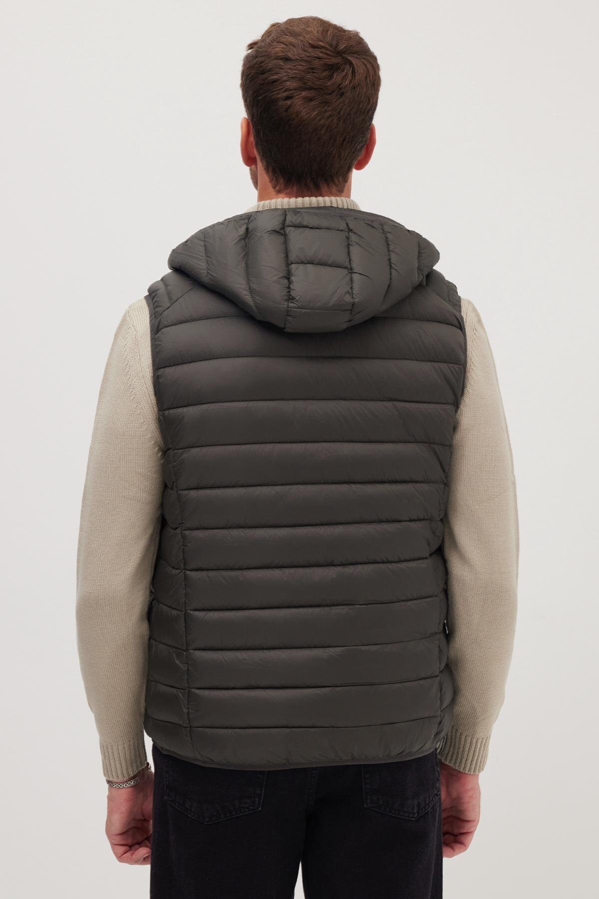 Tudors  Erkek Relax Fit Rahat Kesim Sıfır Kol Kapüşonlu Çift Cepli Fermuarlı Sıcak Tutan Haki Şişme Yelek - Görsel 8