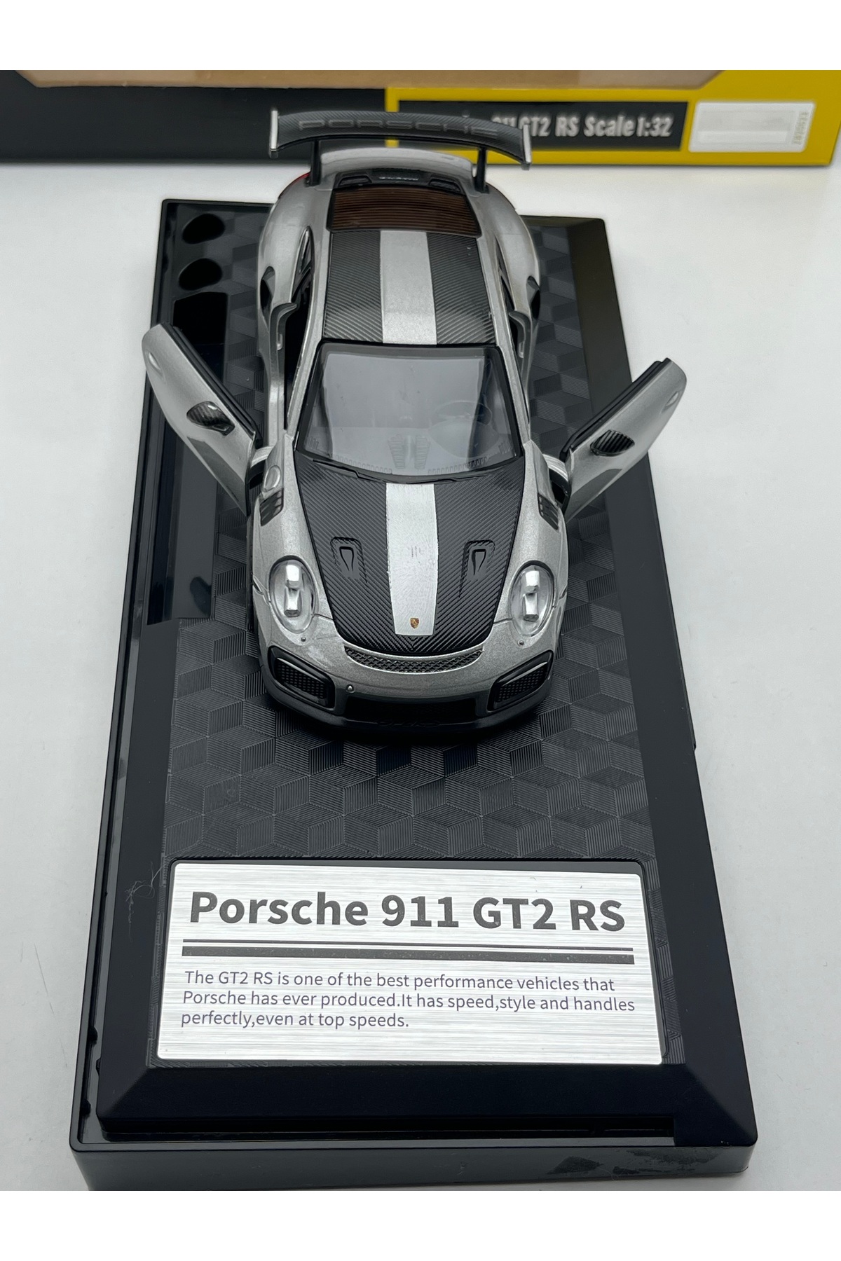 Windes　D-41・J-45STD　ミニチュア模型 HOBBİEZ WORLD PORSCHE 911 GTS RS DIECAST 1/32 ÖLÇEK LİSANSLI ÜRÜN