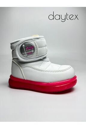 Daytex Renkli Tabanlı Şık Bebek Botu – Sade Tasarım, Konforlu ve Modern Görünüm