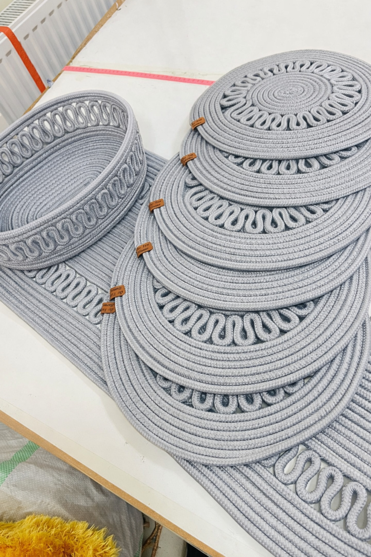Jute,Straw color American Service, 6 Underplates 1 Runner 6 Coasters 1 Bread Basket,Underplate Set