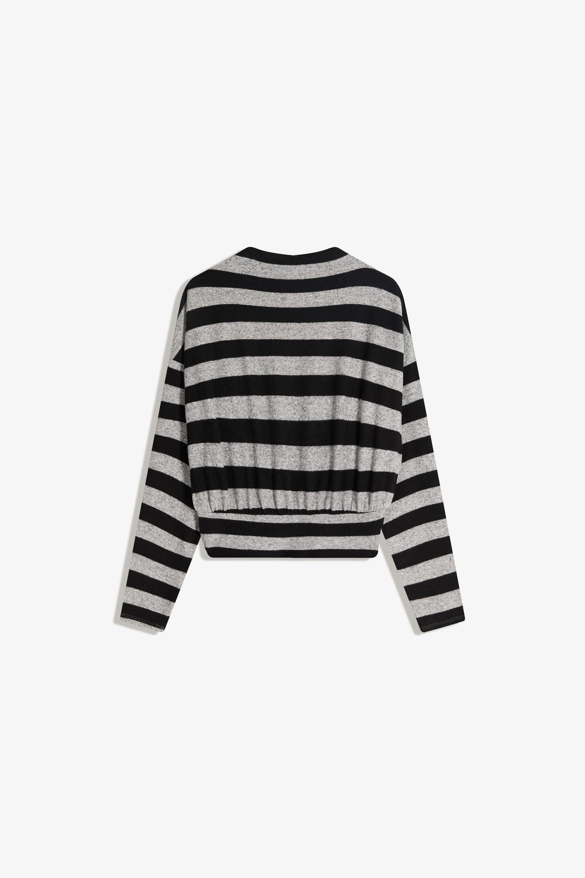 Bershka  Dik yaka kazak - Görsel 5