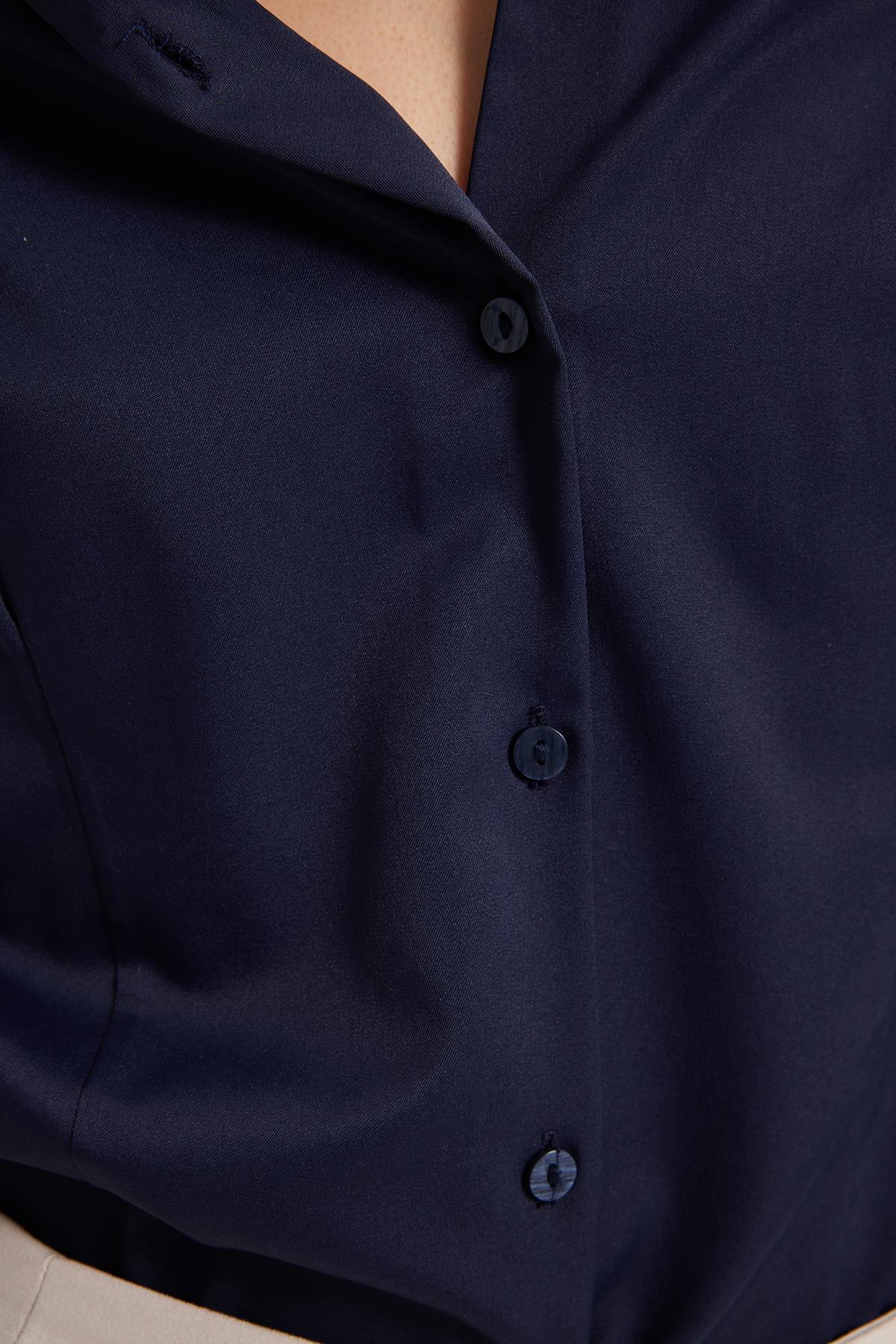 Tudors  Kadın Slim Fit Dar Kesim Klasik Yaka Uzun Kollu Lacivert Gömlek - Görsel 4