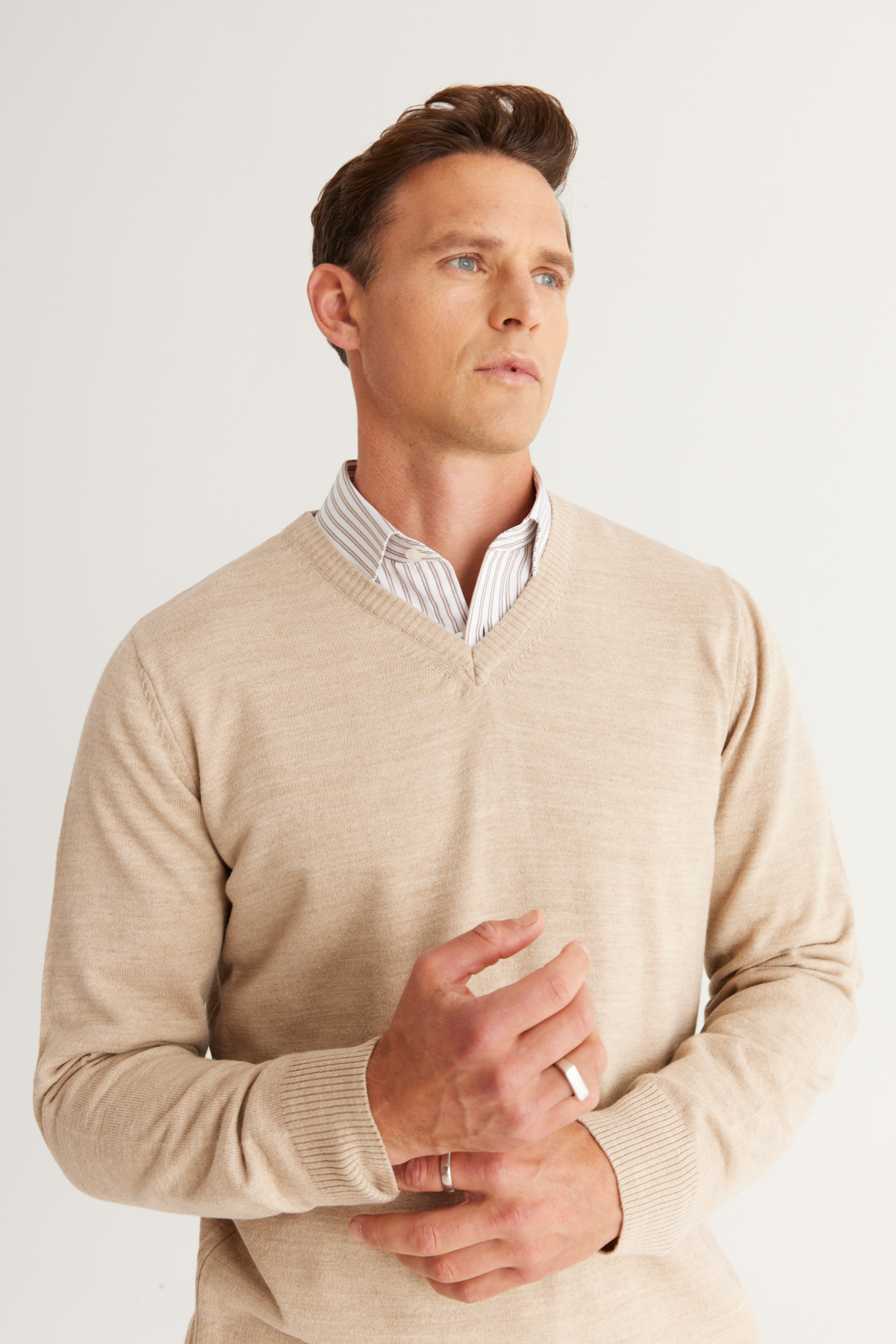 AC&Co / Altınyıldız Classics  Erkek Bej Anti-Pilling Tüylenme Yapmayan Standart Fit Normal Kesim V Yaka Triko Kazak - Görsel 5