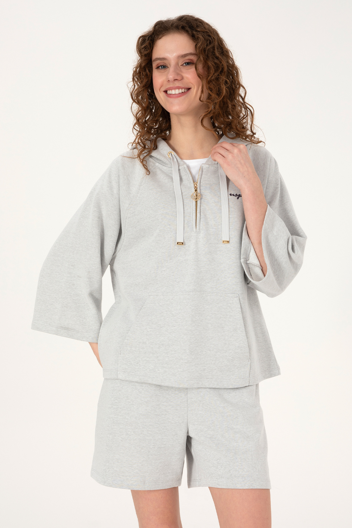 U.S. Polo Assn. Kadın Gri Melanj Kapüşonlu Yarım Fermuarlı Basic Sweatshirt 50319959-VR086 görsel 3