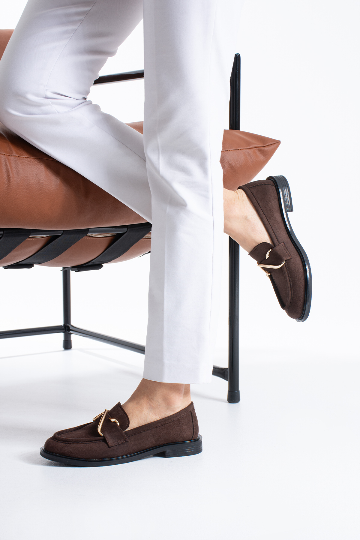 DESPİNA  TİTA Kadın Siyah Cilt Gold Toka Detay Loafer Ayakkabı – Klasik & Modern Ofis Şıklığı - Görsel 4