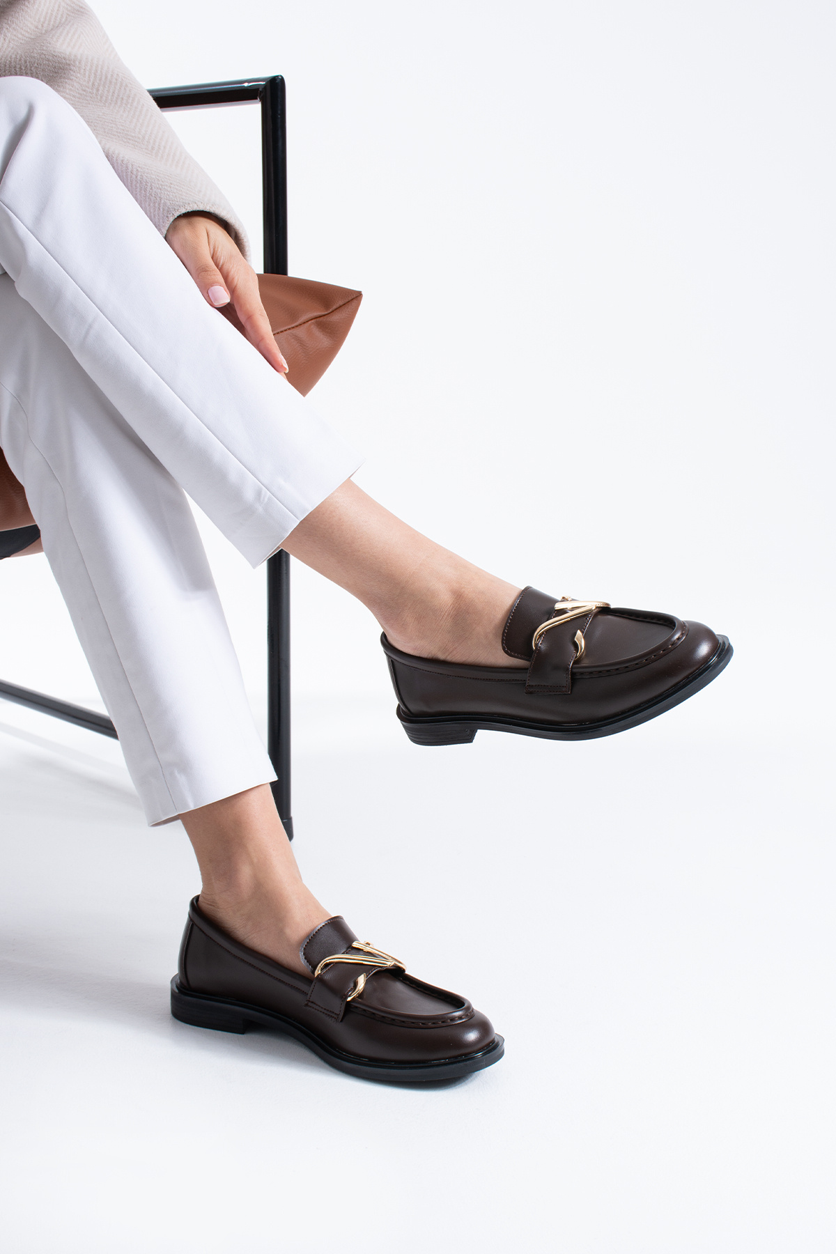 DESPİNA TİTA Kadın Siyah Cilt Gold Toka Detay Loafer Ayakkabı, Klasik & Modern Ofis Şıklığı görsel 5
