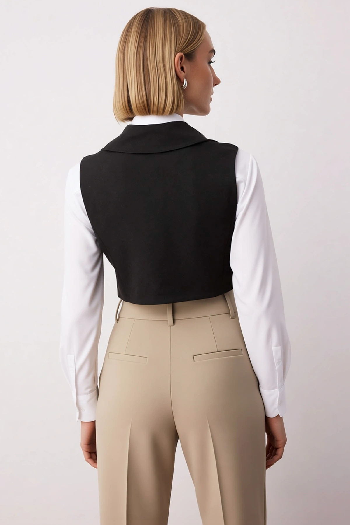 Kadın Ceket Yaka Kolsuz Düğmeli Dokuma Kumaş Crop Yelek Fitted Kalıp Astarlı Düz Desenli Yelek