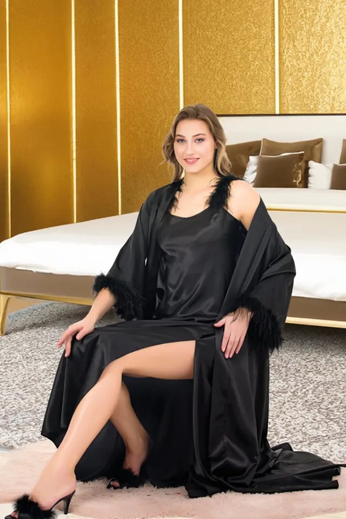 aynora Kadın Kolları Omzu Peluş Detaylı Siyah Saten Gecelik Sabahlık Takım