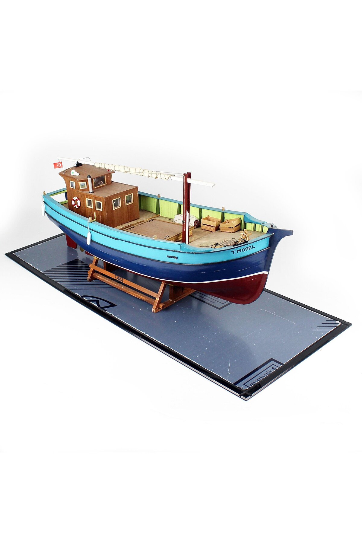 OEM QD402 70 cm. Karadeniz Takası, Sergilemeye Hazır, Camekanlı