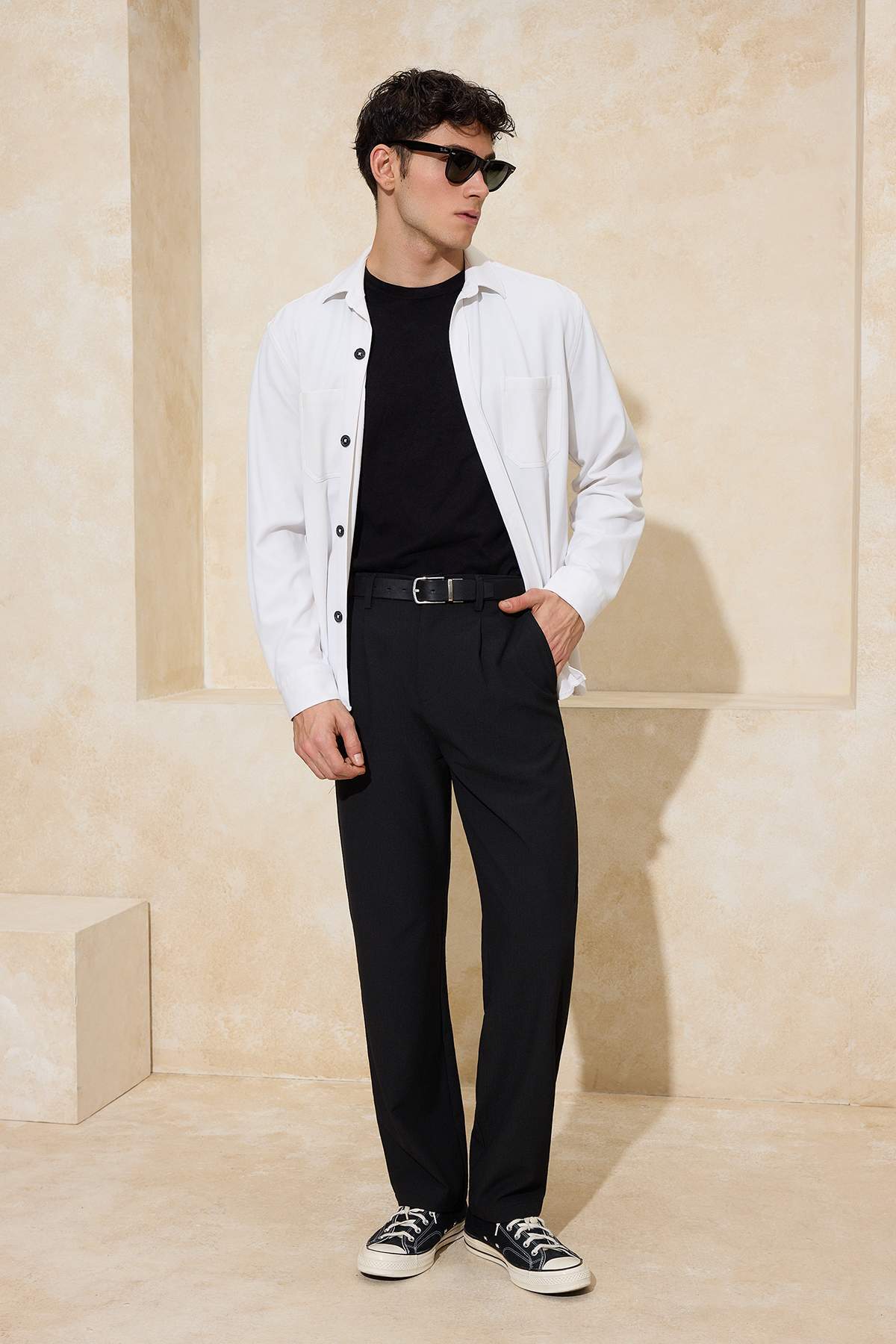 Trendyolmilla Man Siyah Straight Fit Boru Paça Gofre Mevsimlik Erkek Dokuma Kumaş Pantolon TMNSS26PL00005
