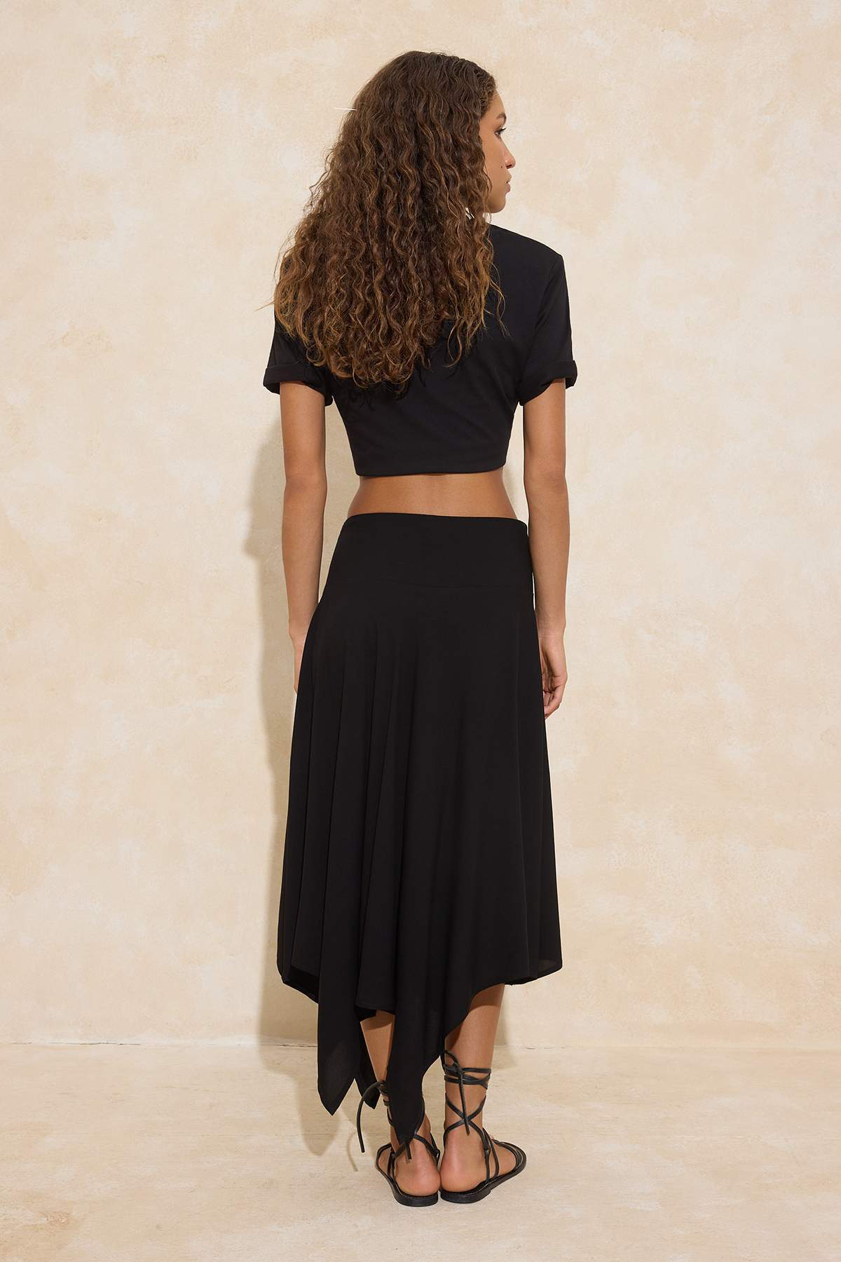 Trendyolmilla  Siyah %100 Viskon Asimetrik Midi Etek TWOSS26ET00033 - Görsel 4