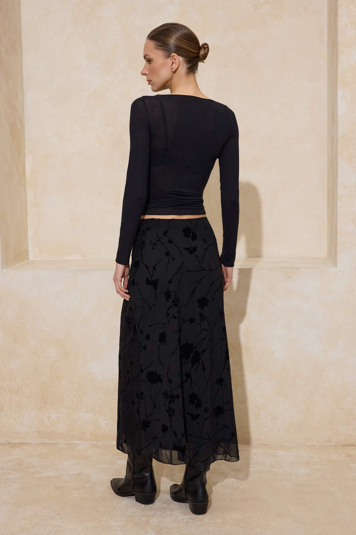 Trendyolmilla  Siyah Flok Baskılı Kalem Maxi/Uzun Tül Esnek Örme Etek TWOAW26ET00146 - Görsel 4