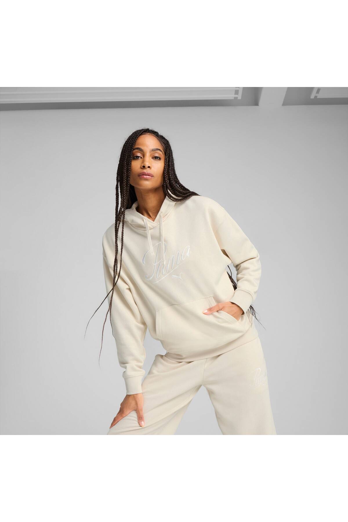 Puma ESS SCRIPT Comfort Kadın Kapüşonlu SWEATSHIRT görsel 7