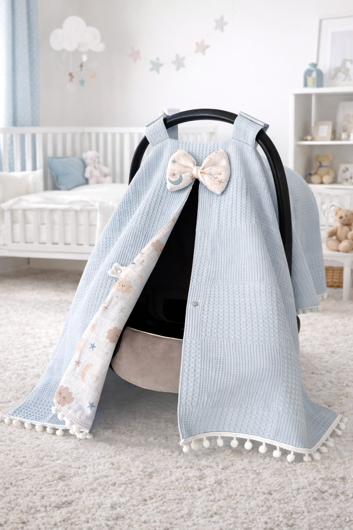 Genel Markalar Mavi Waffle Pike ve Müslin Tasarım Ponponlu Puset Örtüsü fotoğrafı 2 (önizleme)