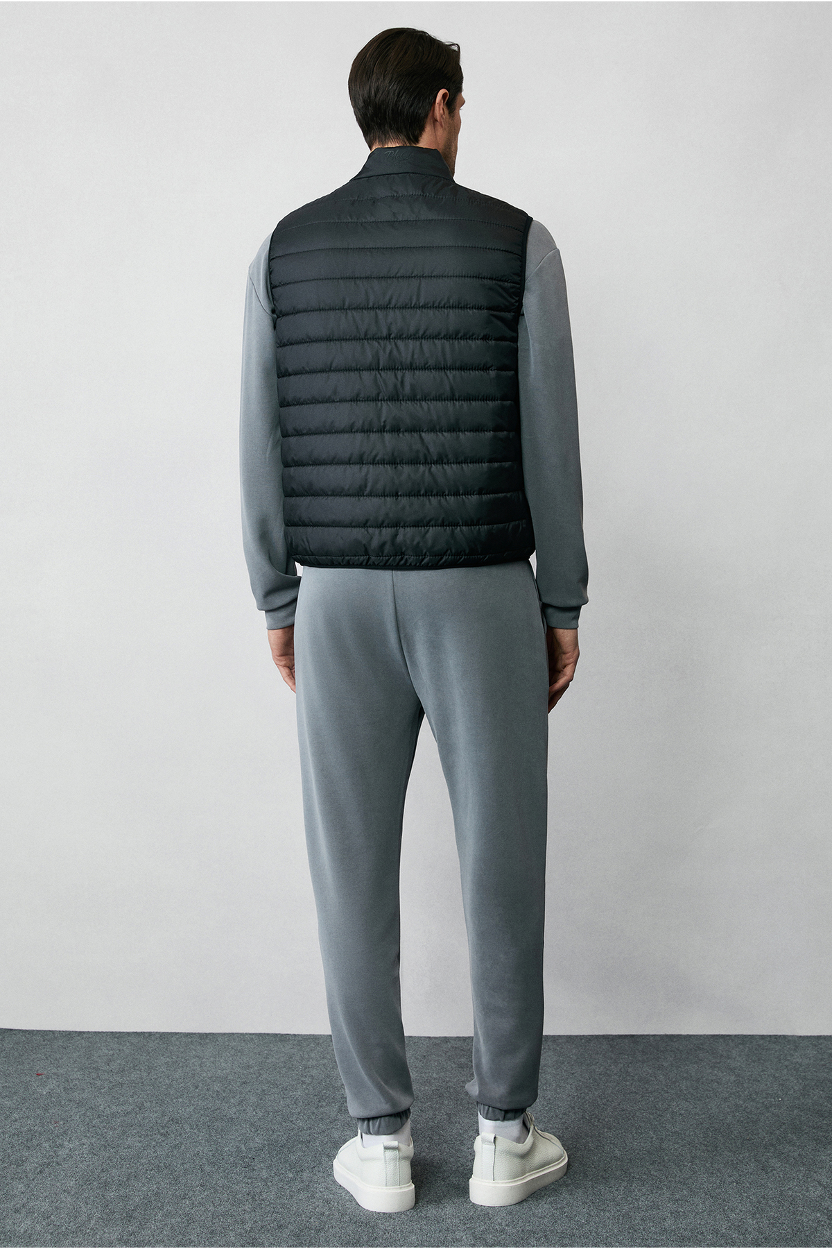 Kiğılı  Dik Yaka Fermuarlı Kapitone Spor Şişme Yelek - Görsel 6