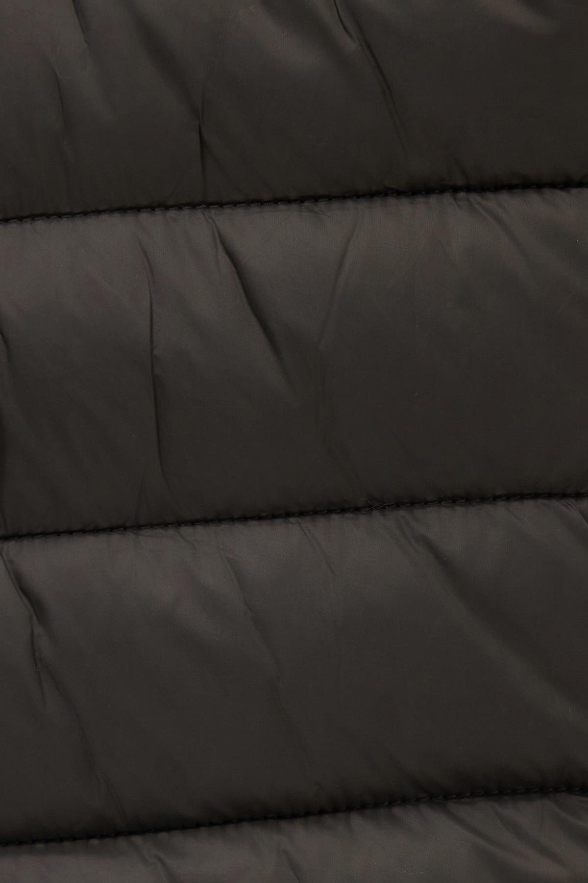 Tudors  Erkek Relax Fit Rahat Kesim Sıfır Kol Kapüşonlu Çift Cepli Fermuarlı Sıcak Tutan Haki Şişme Yelek - Görsel 7