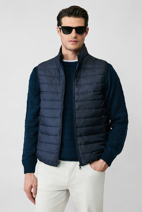 Kiğılı Dik Yaka Fermuarlı Kapitone Spor Şişme Yelek