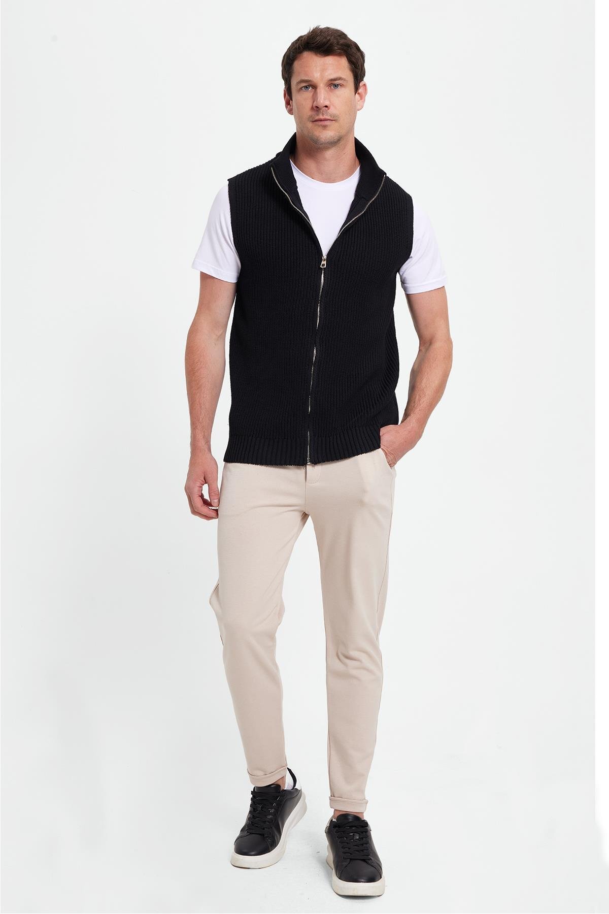 Tudors  Erkek Standart Fit Normal Kesim Fermuarlı Dik Yaka Sıcak Tutan Siyah Triko Yelek - Görsel 4