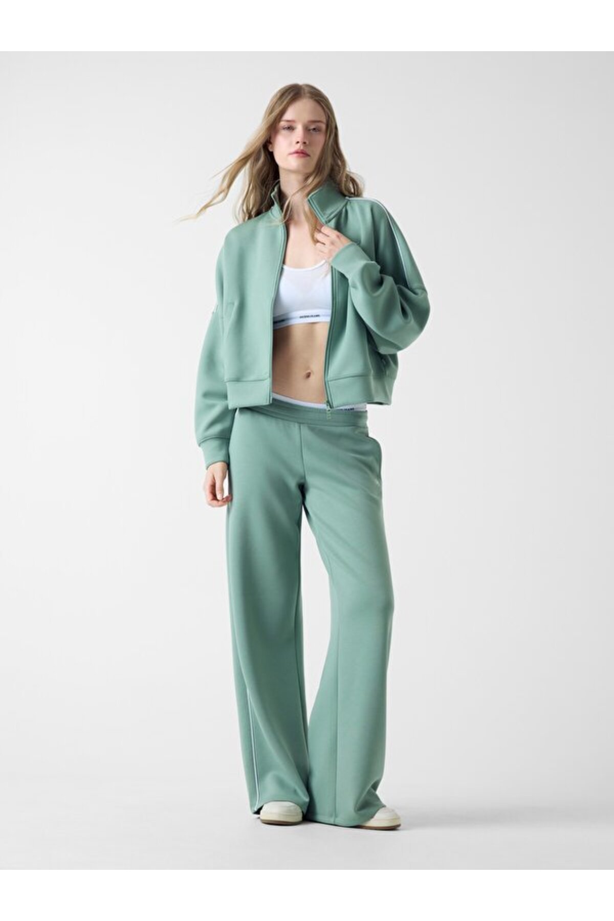 Guess Jeans Kadın Scuba Sweatshirt