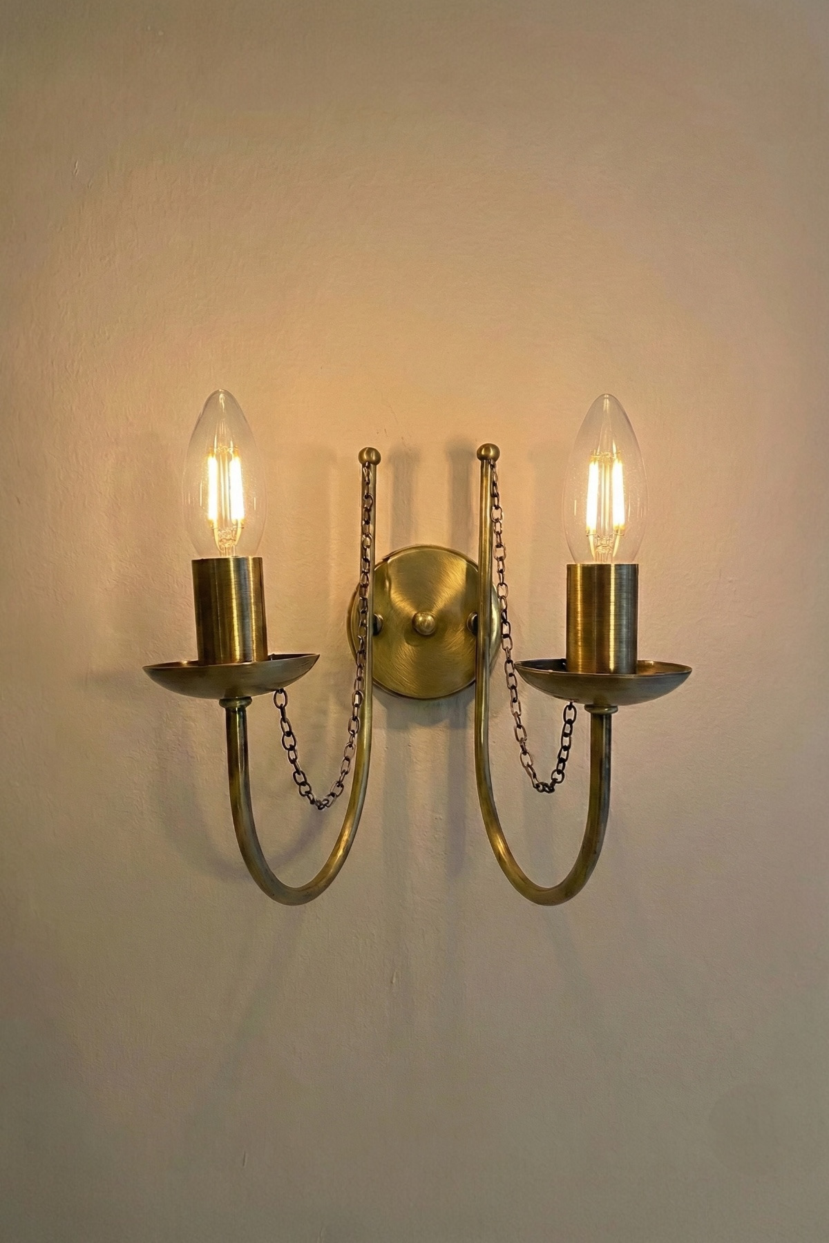 شمعدان حائط كلاسيكي من النحاس العتيق ذو جدار مزدوج...