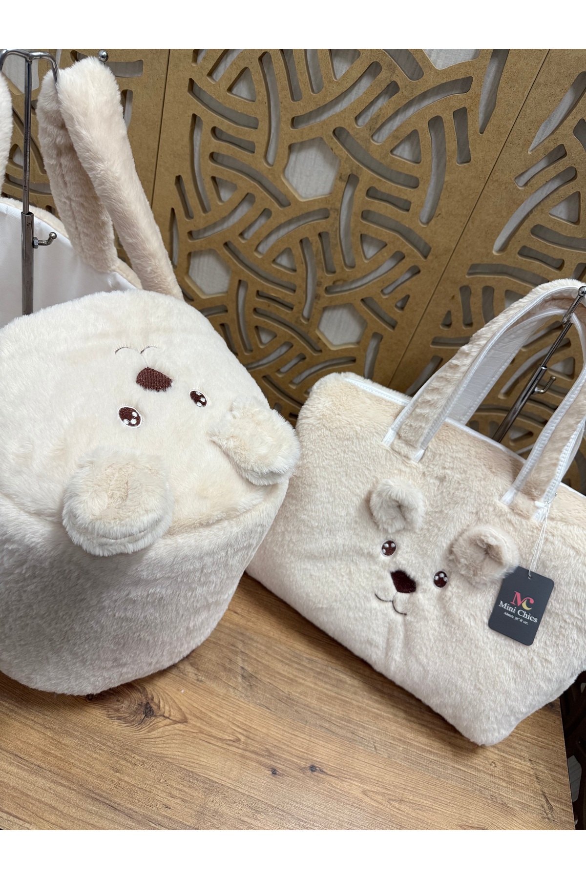 Mini Chics Lüks Peluş Kumaş Ayıcık Nakışlı Bebek Taşıma & Çantası Anne Çantası fotoğrafı 2 (önizleme)