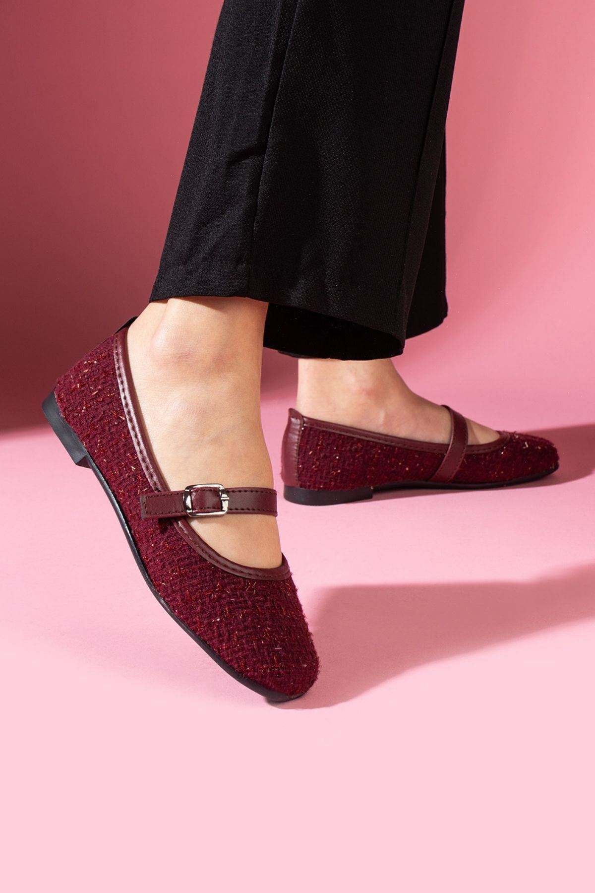 FUGA MODA  Camelia Bordo Simli Kumaş Nikel Tokalı Kemer Bantlı Babet - Görsel 4