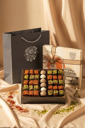 Paşa Dairesi Antep Fıstıklı Safran Kaplı Spesiyal Lokum ve Trüf Çikolata Seti...