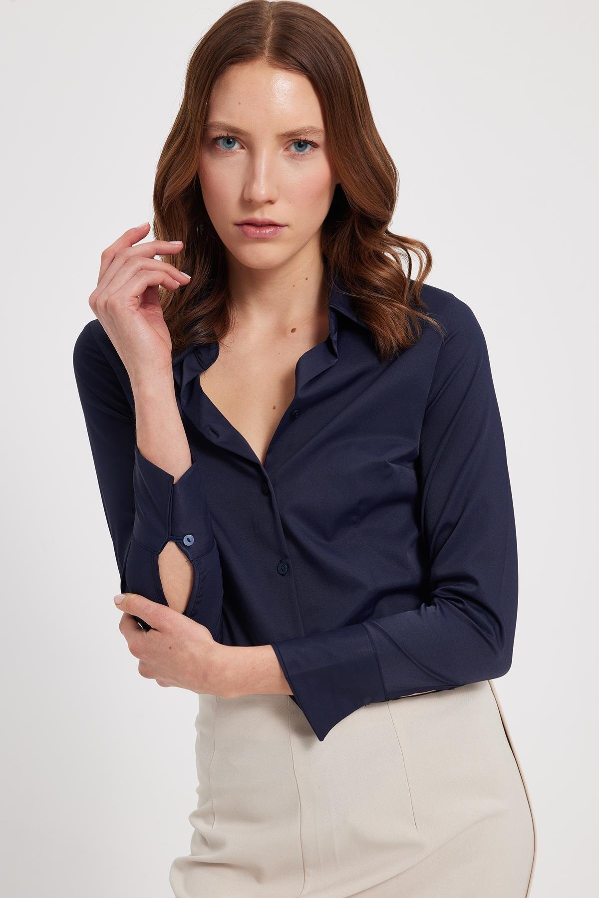 Tudors  Kadın Slim Fit Dar Kesim Klasik Yaka Uzun Kollu Lacivert Gömlek - Görsel 2