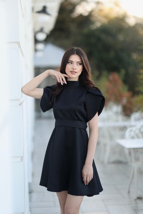 MEİZA KADIN SİYAH DİK YAKA KUŞAKLI ABİYE ELBİSE