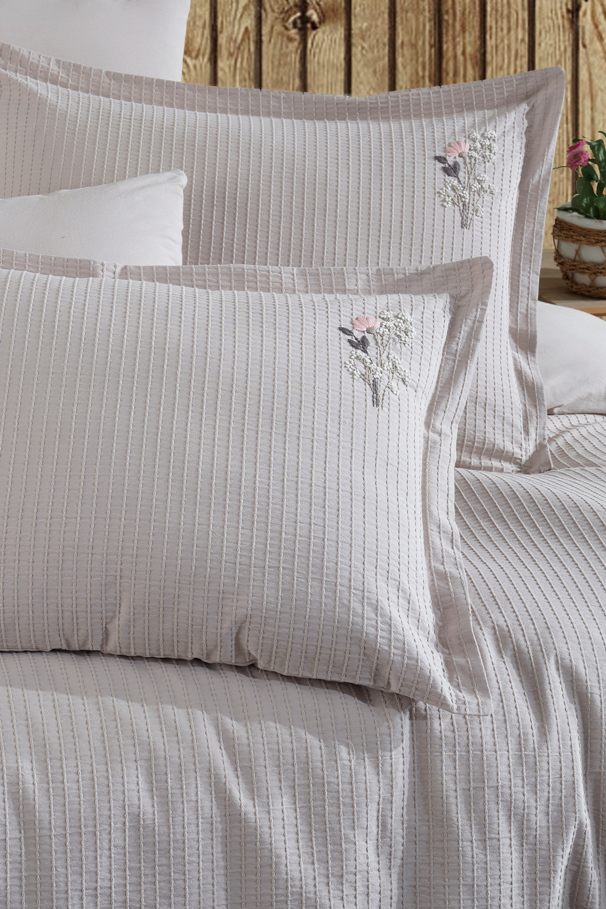 100% Cotton Double Embroidered Duvet Cover Set Eveya
