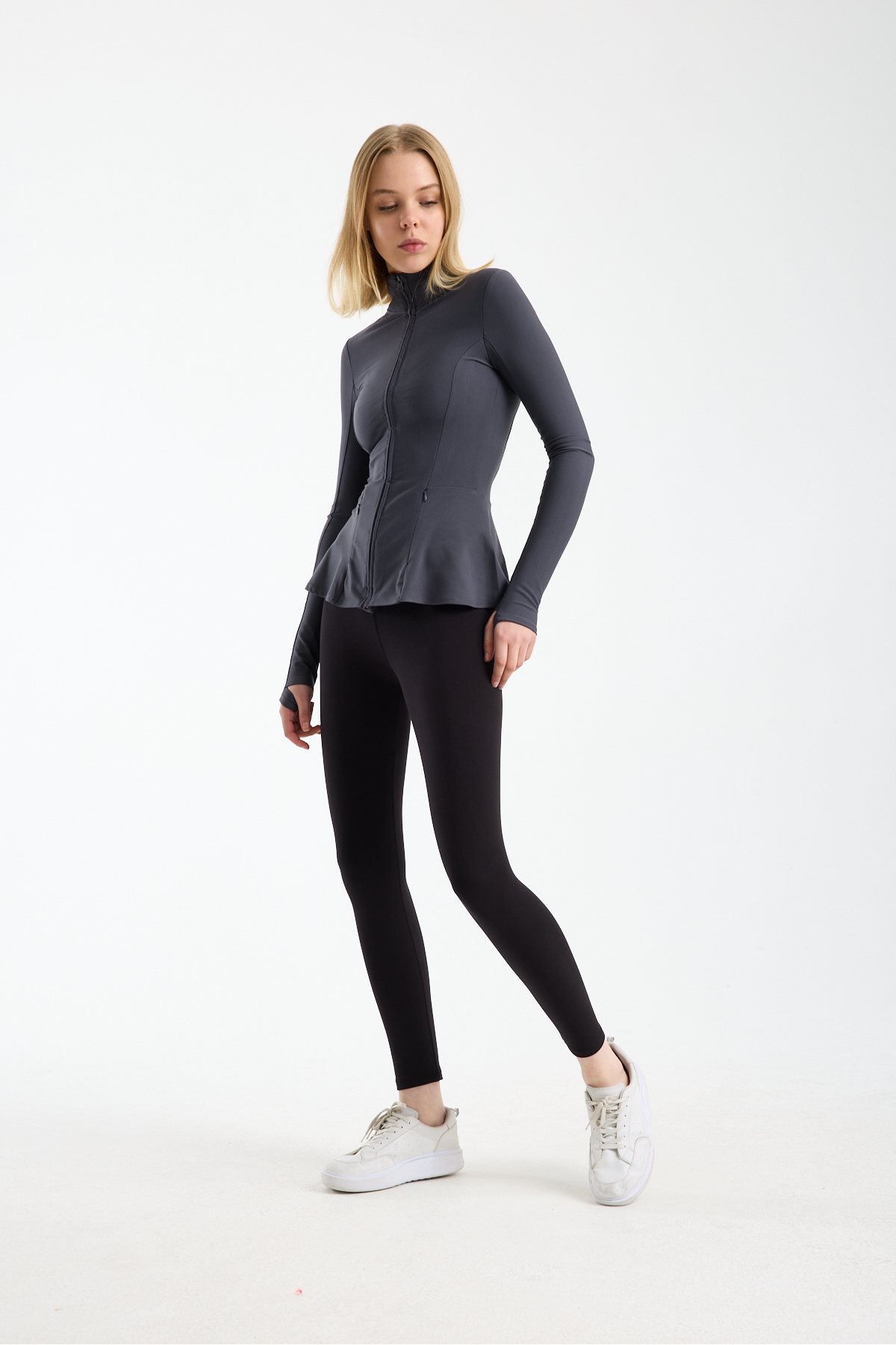 TheyYou Peplum Kesim Tesettür Spor Ceket, Fermuarlı & Parmak Geçmeli görsel 2