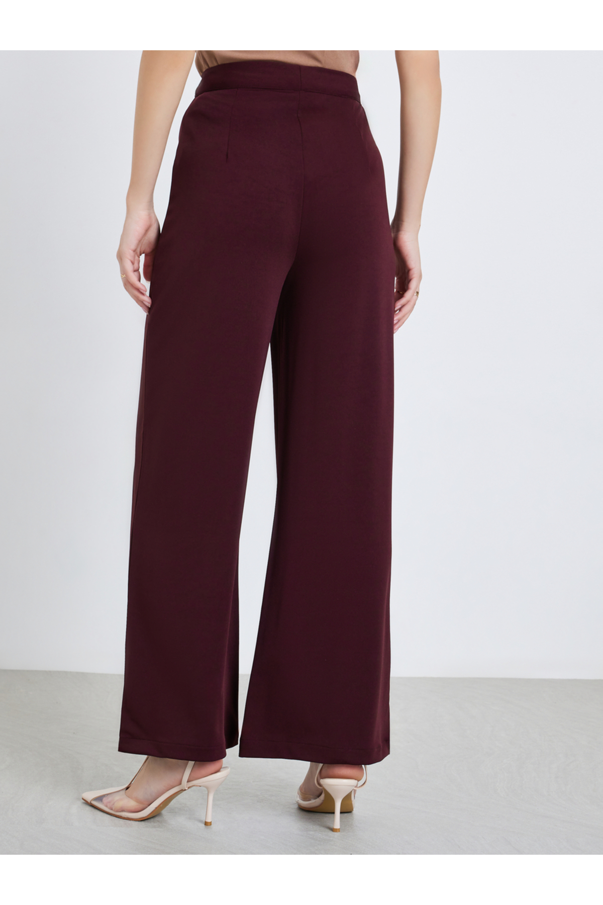 بنطلون نسائي أرجل واسعة باللون الأرجواني