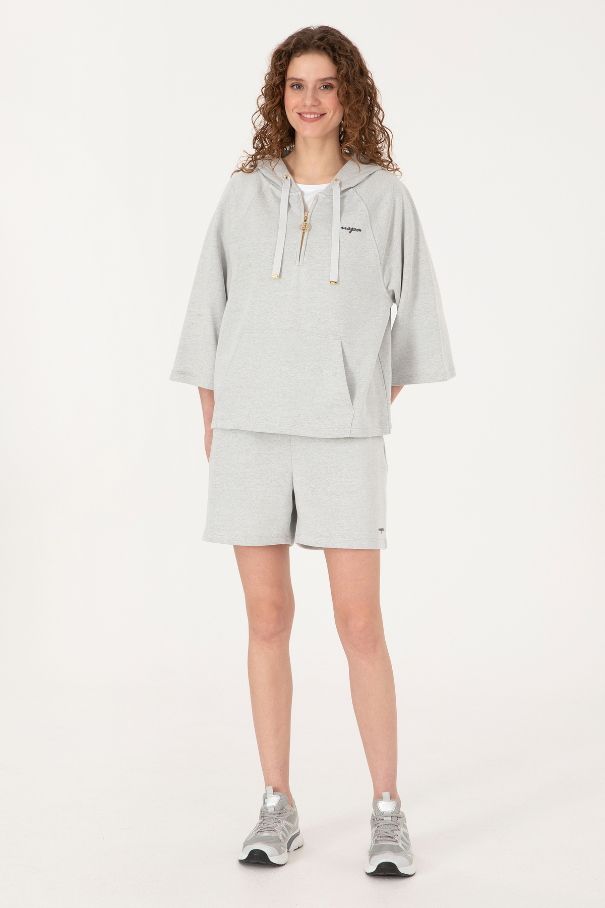 U.S. Polo Assn. Kadın Gri Melanj Kapüşonlu Yarım Fermuarlı Basic Sweatshirt 50319959-VR086 görsel 4