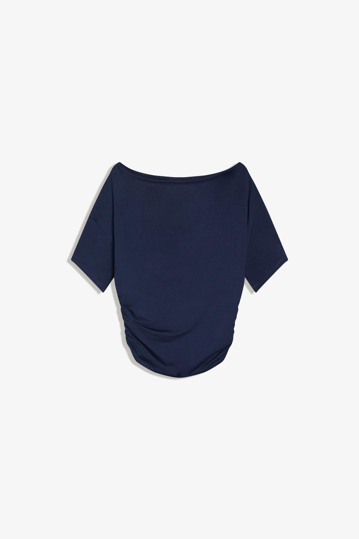 Bershka  Asimetrik baskılı kısa kollu tişört - Görsel 6