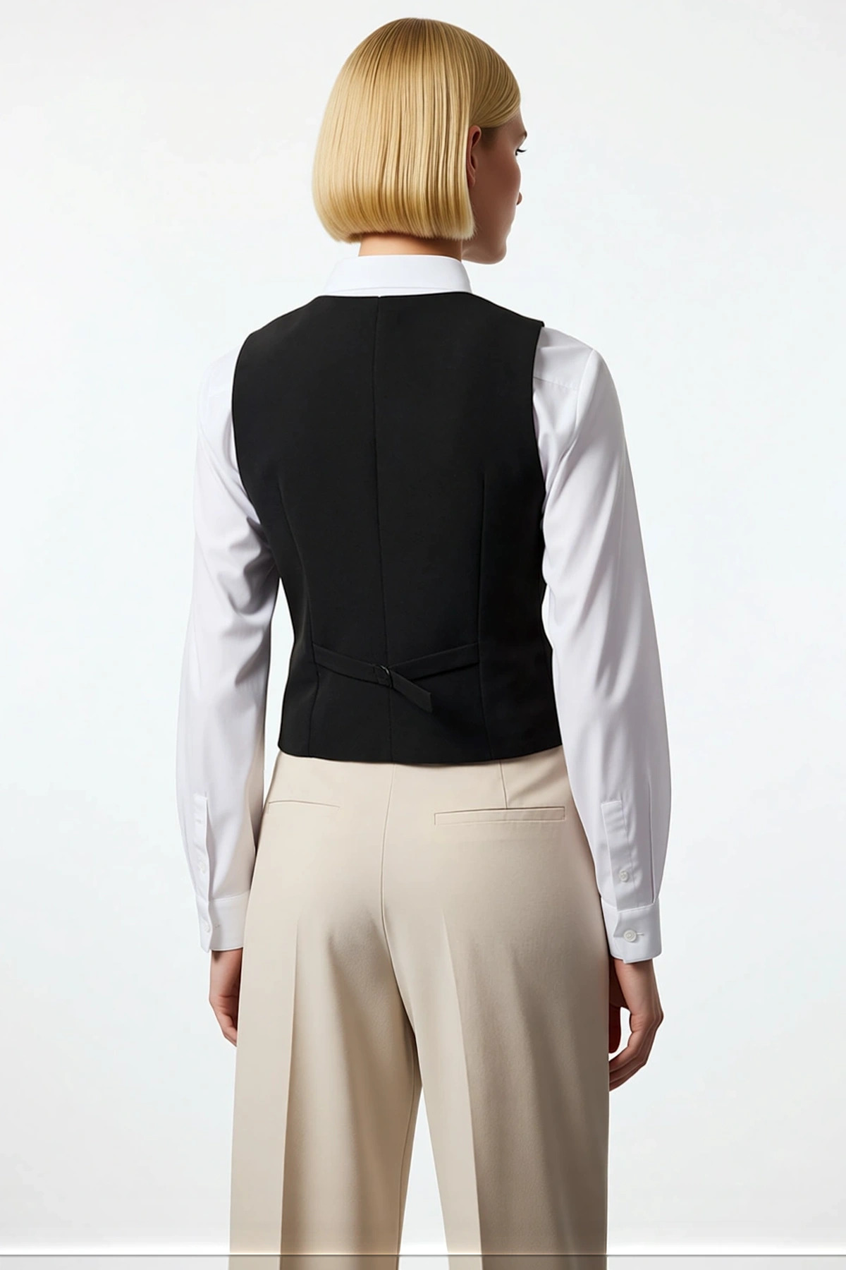 Kadın Bisiklet Yaka Kolsuz Fitted Crop Dokuma Kumaş Yelek Düz Desen Astarlı Basic Siluet Modern