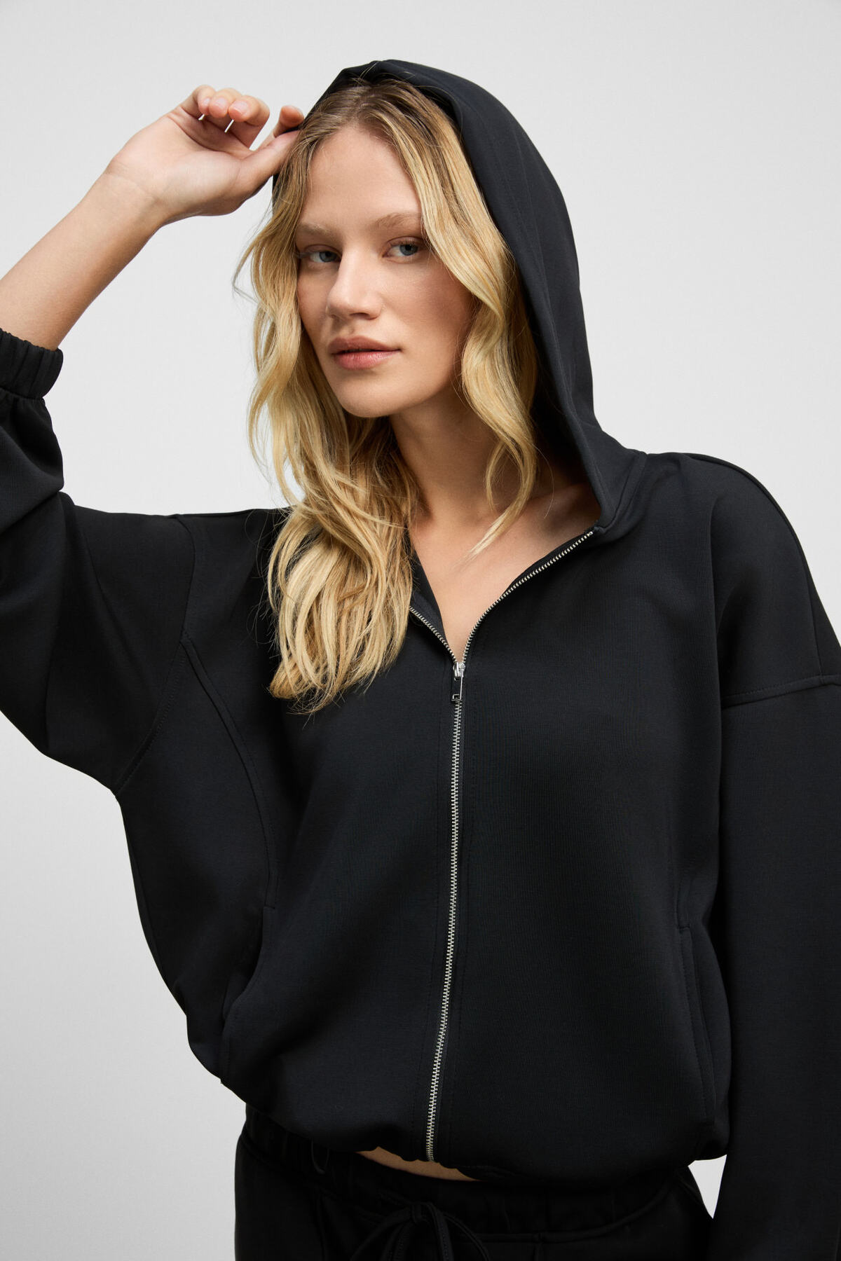 GRIMELANGE  AMOURA Kadın Yumuşak Ve Esnek Kumaşlı Kapüşonlu Fermuarlı Uzun Kollu Siyah Sweatshirt - Görsel 3