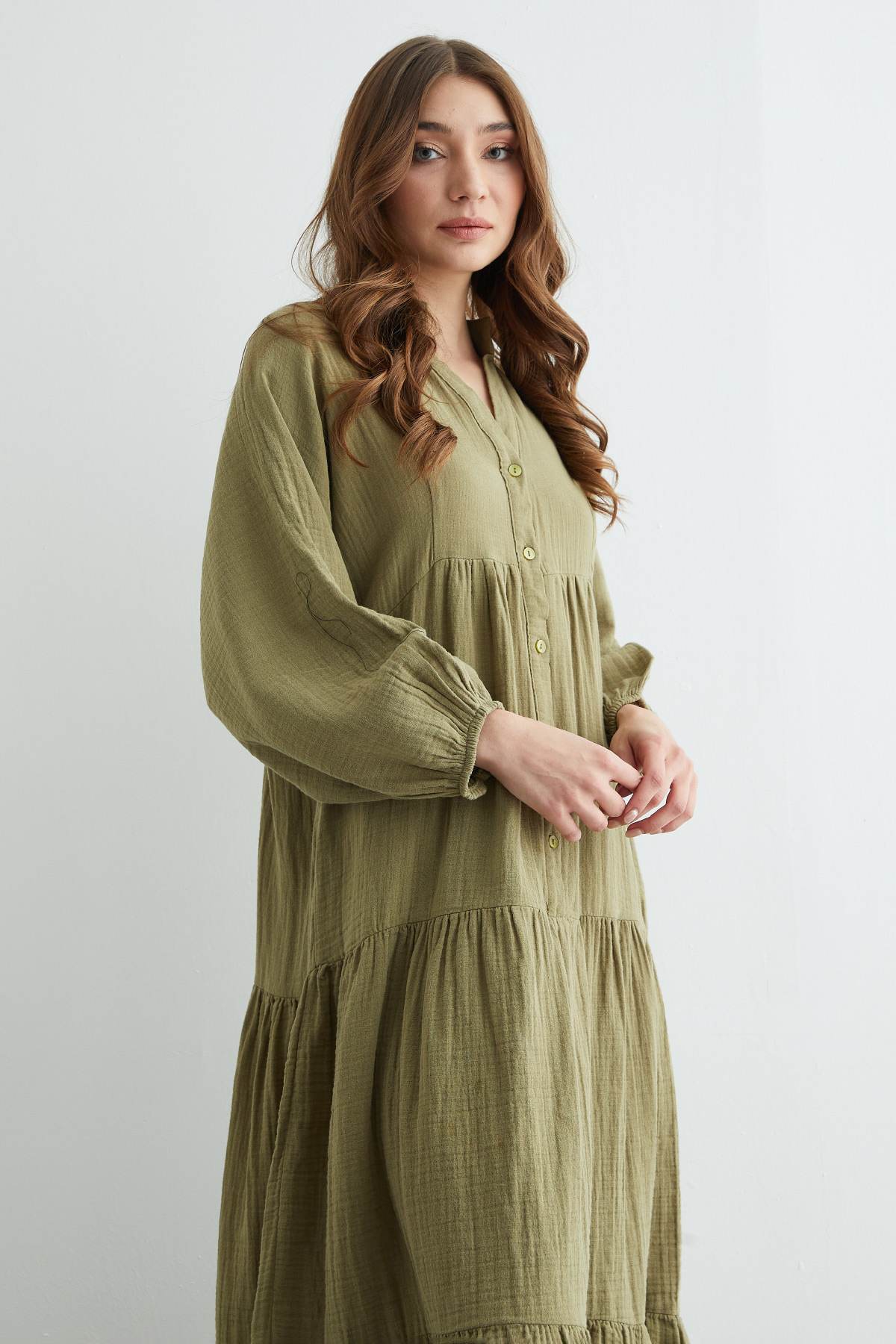 Fullamoda  Fullamodest Yarım Düğmeli Hakim Yaka Müslin Elbise - Görsel 4