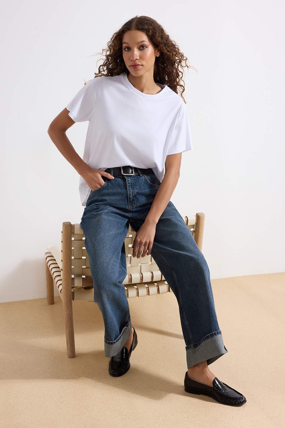 Trendyolmilla  Koyu Mavi Katlı Paça Normal Bel Loose Baggy Jeans TWOSS25JE00001 - Görsel 2